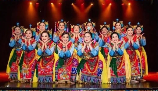 KOMUNITAS PEREMPUAN MENARI