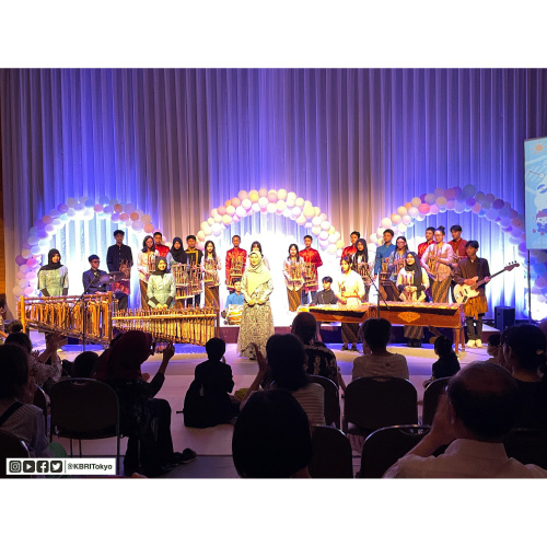 Tim Angklung Sekolah Indonesia Tokyo