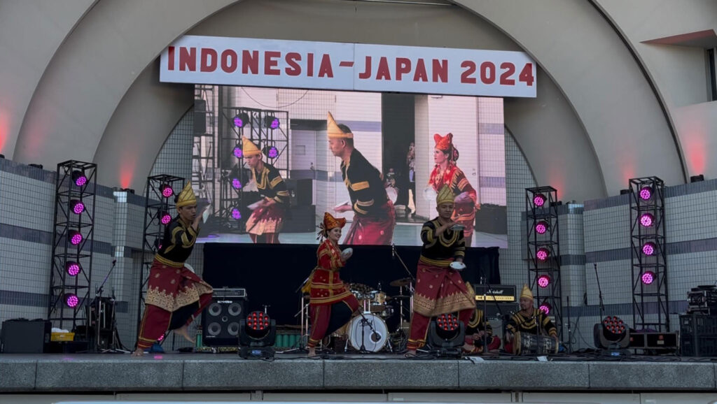 Group Kesenian Bukik Junjung Sirih